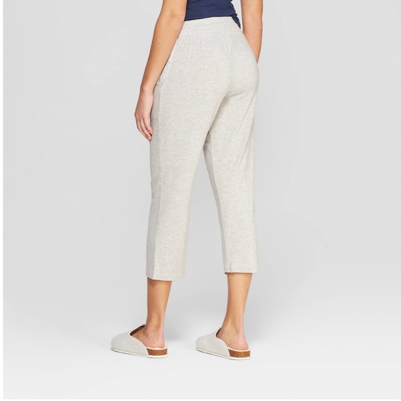 SOLD!!Women's Beautifully Soft Crop Pajama Pants - Stars - Picture 2 of 8